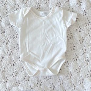 Kissy kissy onesie EUC